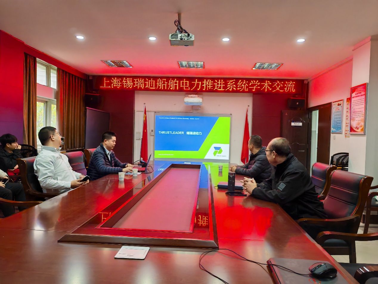 公司优秀员工返校进行交流并举办专场招聘会